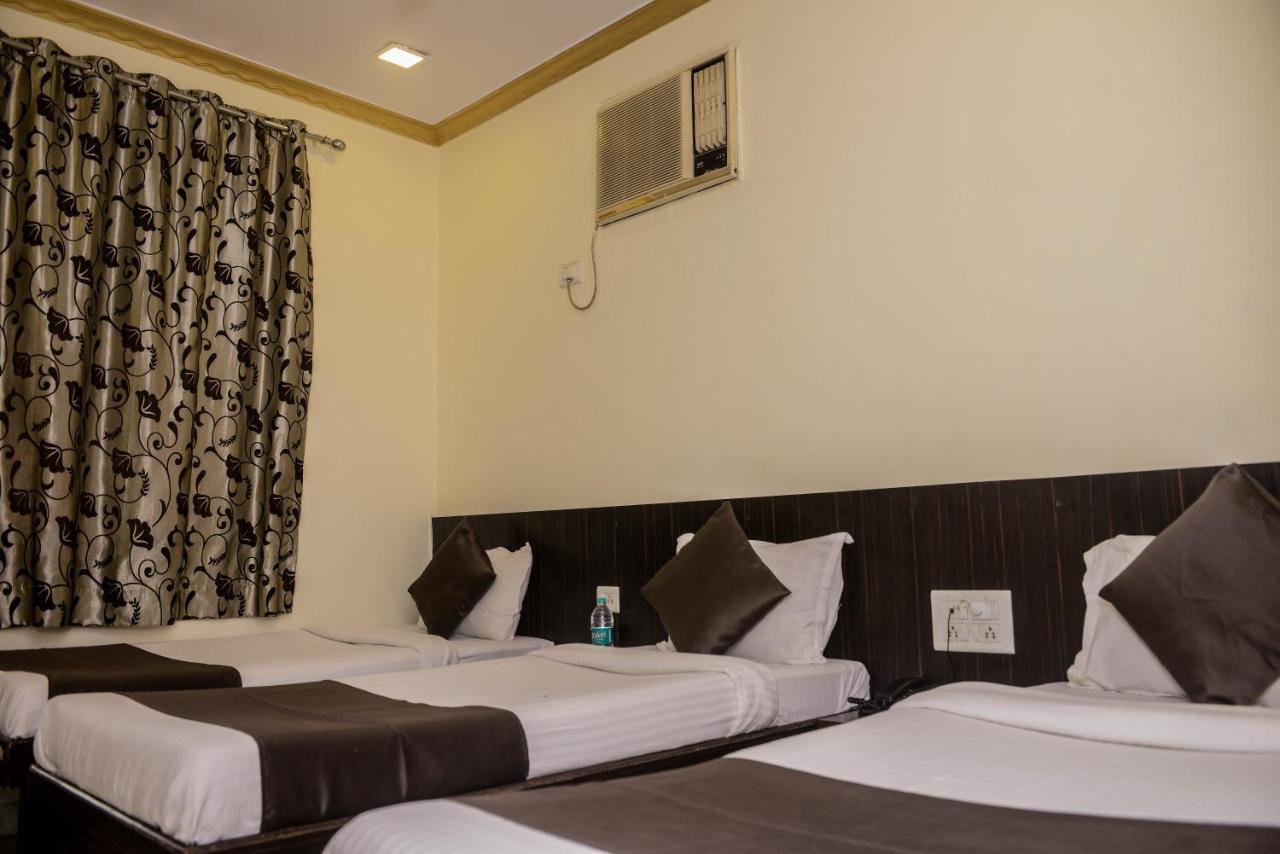 Hotel National Bombay Extérieur photo