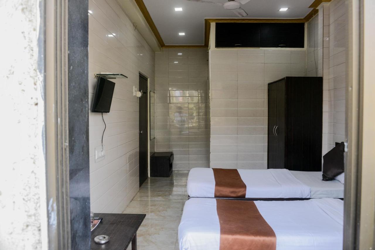 Hotel National Bombay Extérieur photo