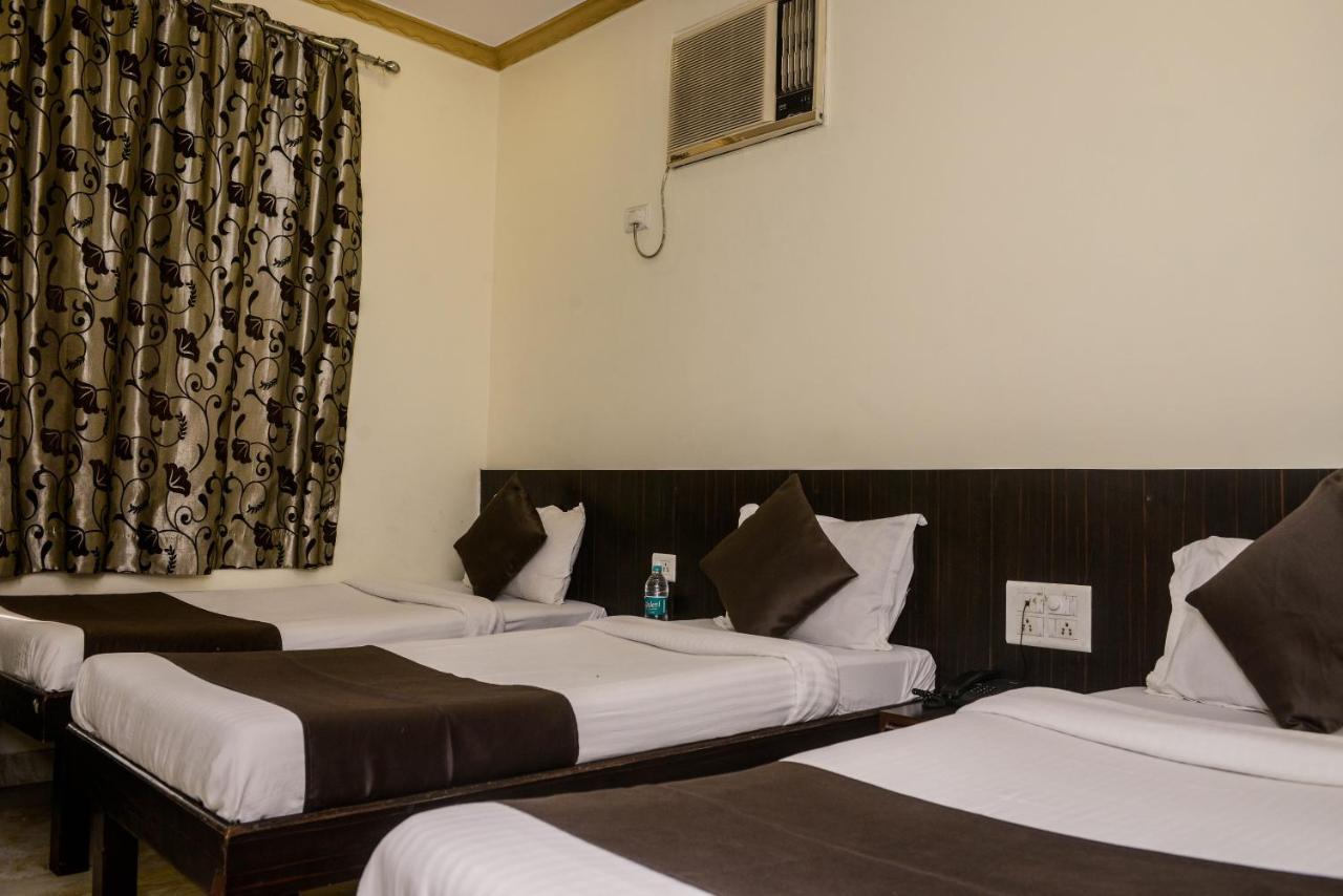 Hotel National Bombay Extérieur photo