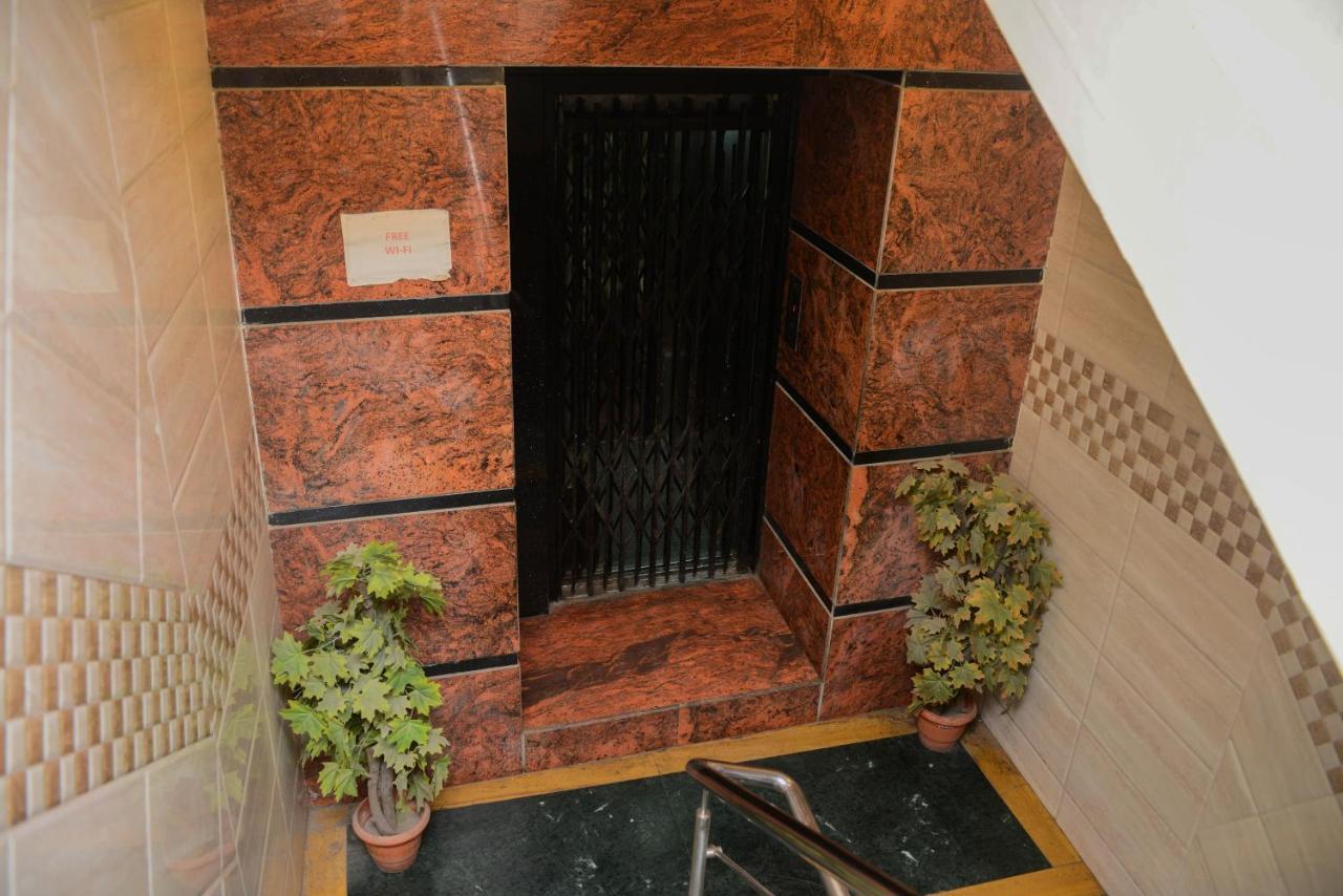 Hotel National Bombay Extérieur photo
