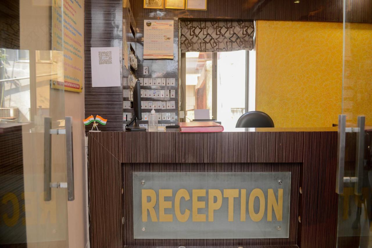 Hotel National Bombay Extérieur photo