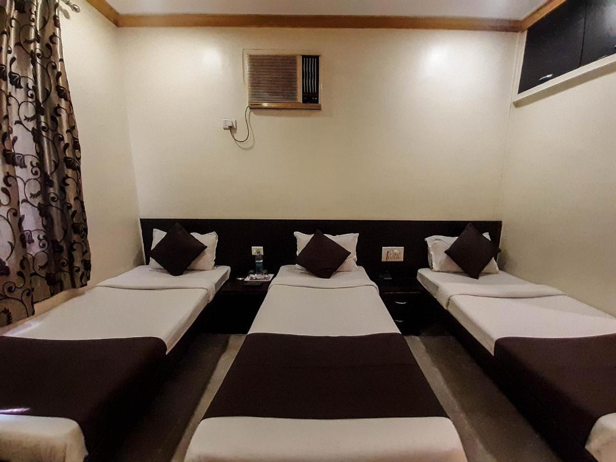 Hotel National Bombay Extérieur photo