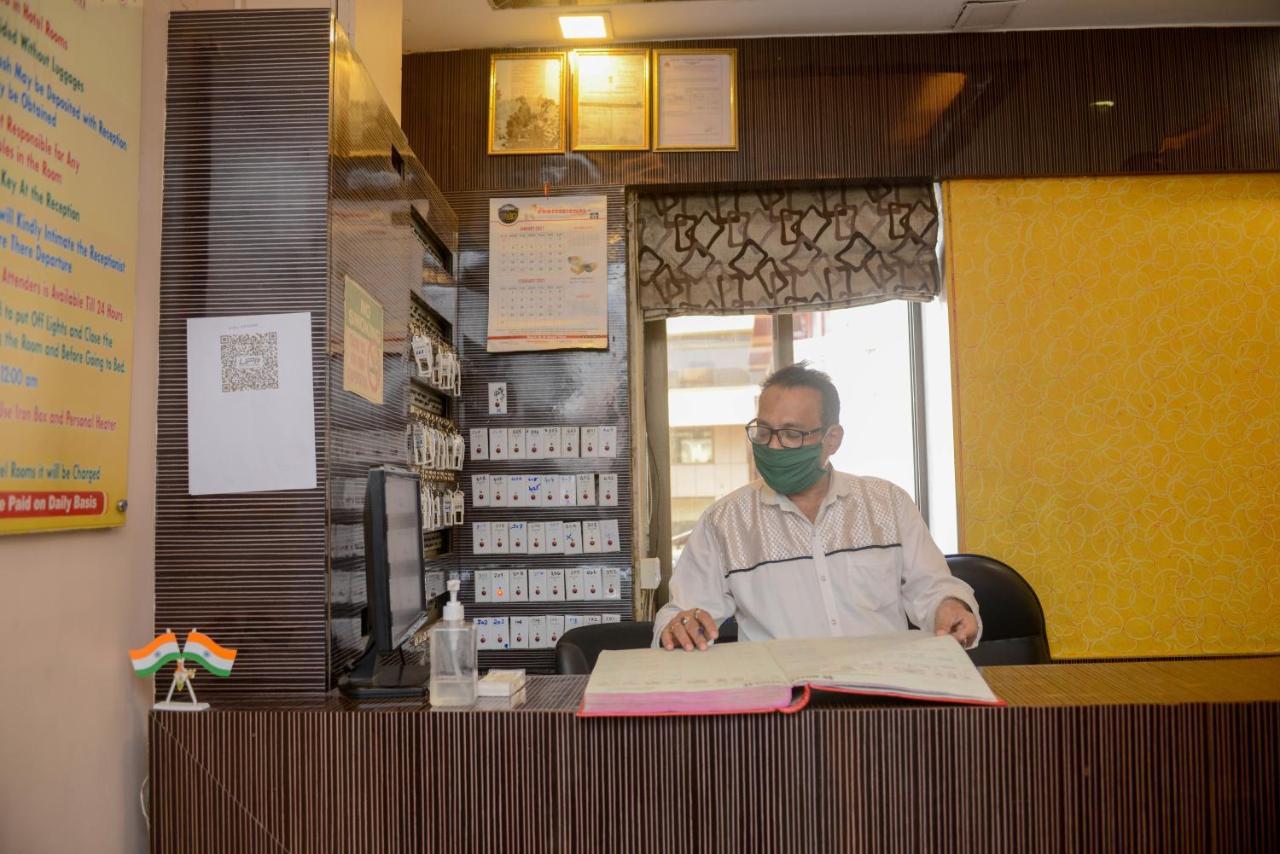 Hotel National Bombay Extérieur photo