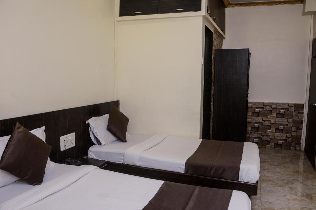 Hotel National Bombay Extérieur photo