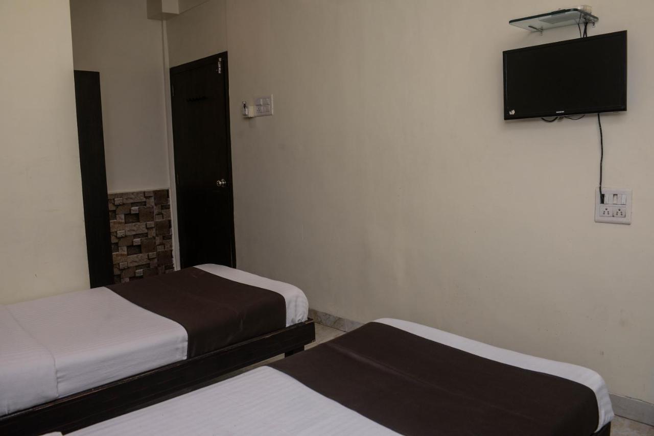 Hotel National Bombay Extérieur photo